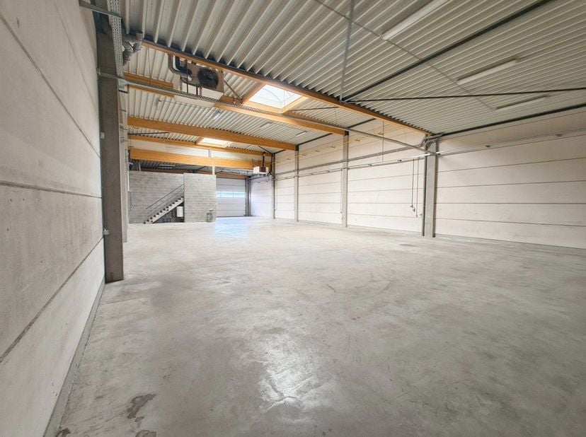 't Werkpand Wingene biedt professionele kantoorruimtes en ateliers met alles wat je nodig hebt om efficiënt te werken. Dankzij de ruime parking en uit