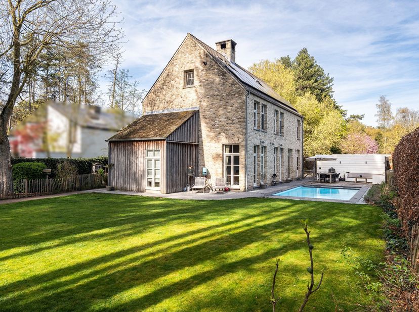 Luxevilla met 6 slaapkamers te Sint-Job<br />
In een rustige en gegeerde omgeving in Sint-Job bevindt zich deze uitzonderlijke luxevilla, waar ruimte,