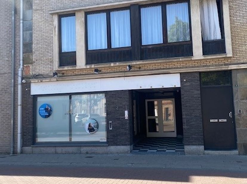 Bien professionnel à louer
                    à 9220 Hamme