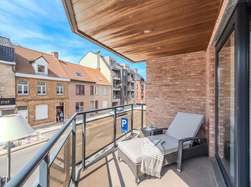 L'appartement est bien entretenu et est situé au premier étage de la résidence Mauritz, une petite résidence située dans le centre de Middelkerke. L'a