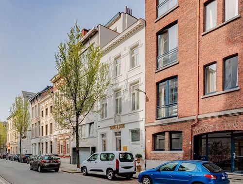                                         Usage mixte à vendre à Antwerpen, € 999.999
