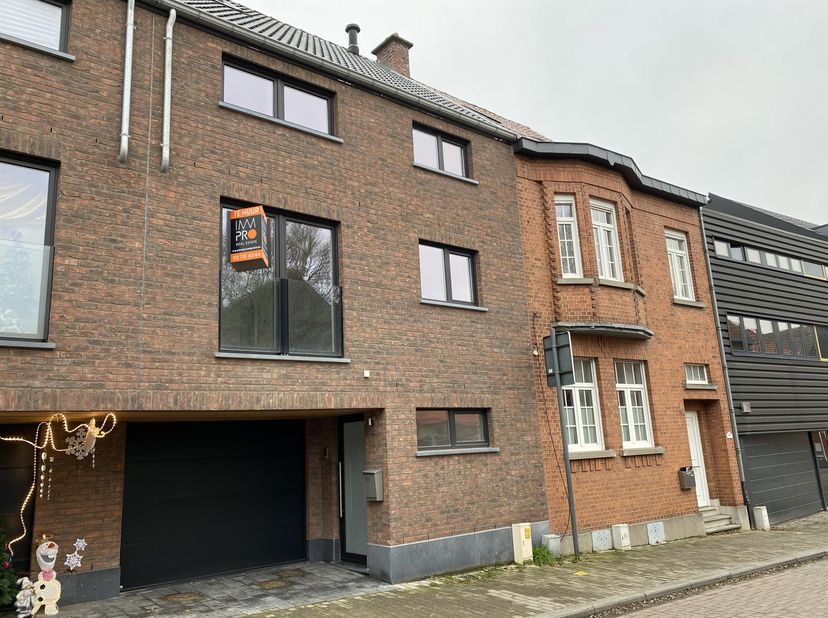 Maison 2-façades spacieuse avec 5 chambres, construite récemment (2018), idéalement située à Moorsel, à 1,5 km du centre de Sterrebeek et à 3 km du ce