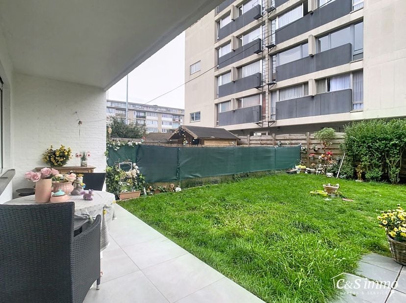 Dans un charmant petit immeuble situé dans une impasse, à deux pas du parc verdoyant Bisschoppenhofpark, vous trouverez cet appartement prêt à emménag