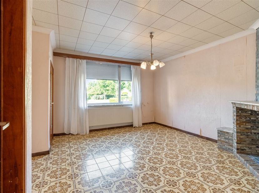 Woning met veel potentieel! <br />
Ligging: Nabij Winterslag in Genk, vlot bereikbaar via alle invalswegen en dicht bij winkels en alle nodige voorzie