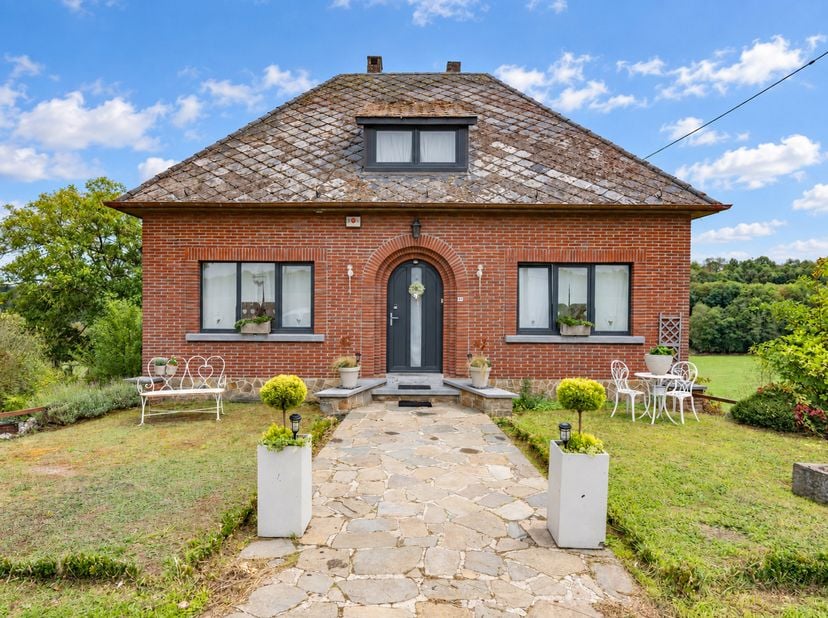 Huis te koop in Four à Chaux 17,
                    5520 Onhaye