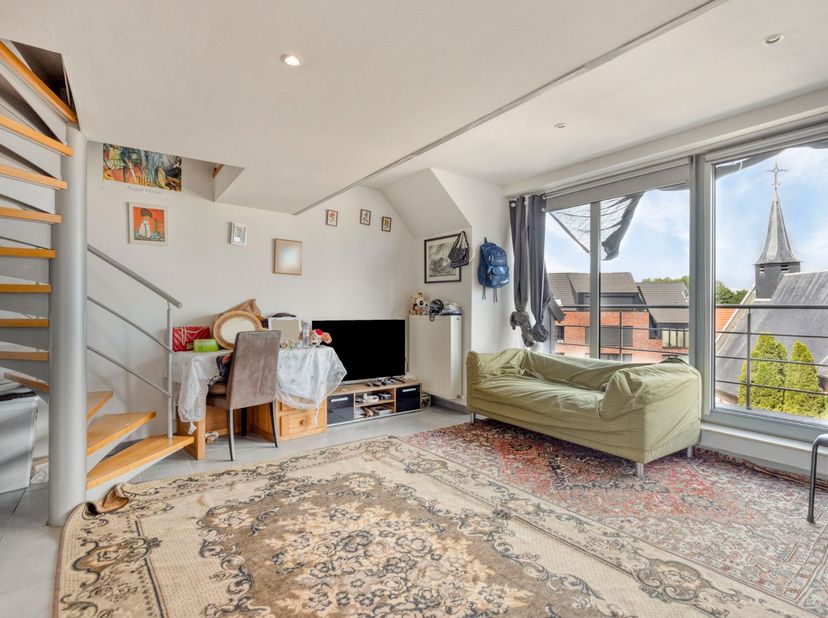 Dit lichtrijke 1-slaapkamerappartement met autostaanplaats is centraal gelegen in Turnhout, op wandelafstand van het bruisende stadscentrum. <br />
<b