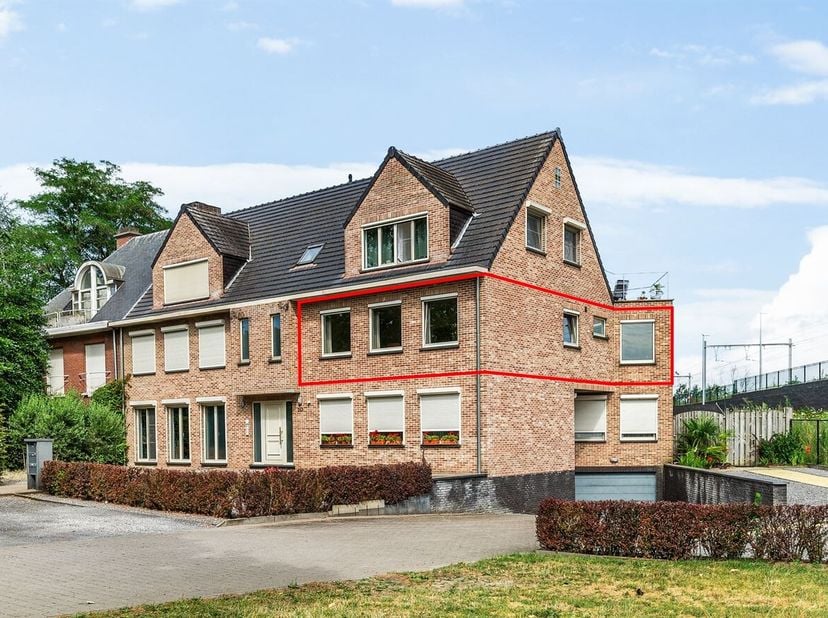 2-slaapkamerappartement met ruim terras in Herentals!<br />
Dit appartement uit 2004 voldoet aan de hedendaagse normen, verkeert in uitstekende staat