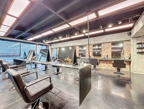                                         Bâtiment commercial à louer à Bruxelles, € 9.900
