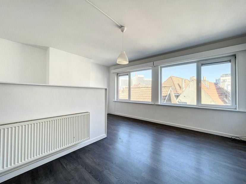 Ce studio est idéalement situé au cœur de Bruxelles, à quelques pas de la Grand-Place et des principales attractions de la capitale.<br />
<br />
Le s