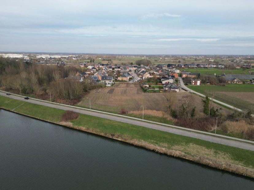 Terrain à vendre
                    à 2830 Tisselt