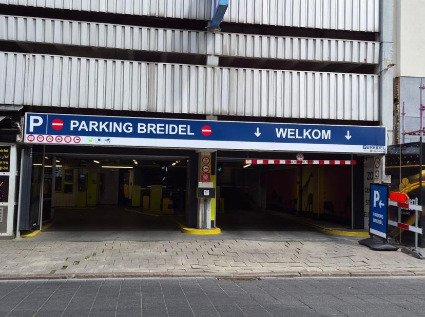Garage te koop in Breydelstraat 15/17,
                    2018 Antwerpen