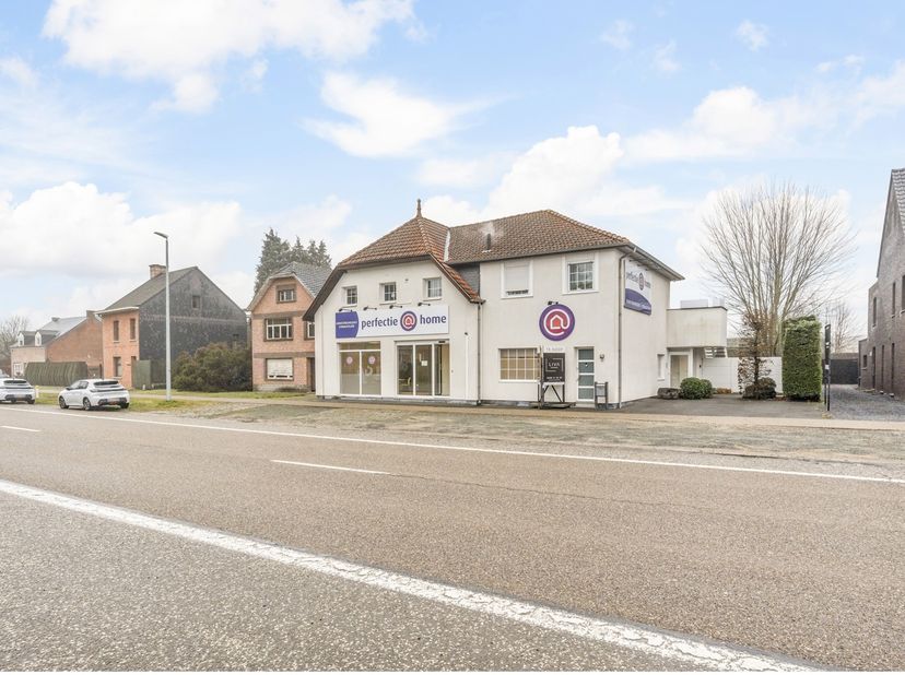 Bien professionnel à vendre
                    à 2260 Westerlo