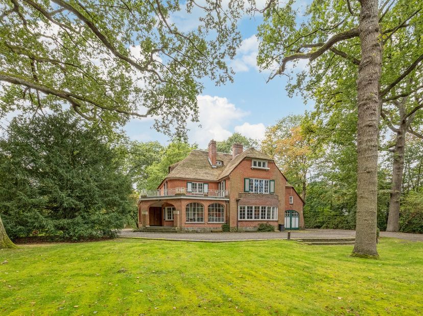 Huis te koop in oudstrijderslei 12,
                    2930 Brasschaat