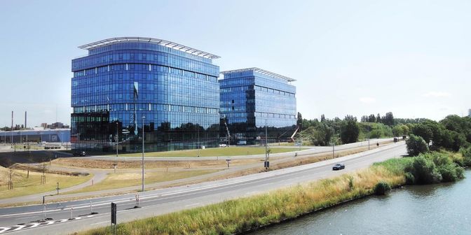 Bien professionnel à louer à sluisweg 1, 9000 Gent