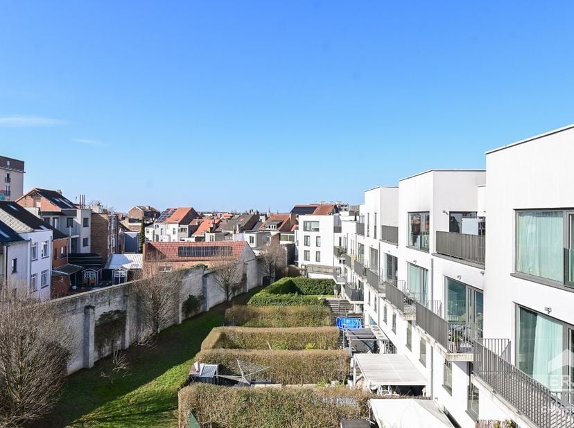 Appartement te koop in Rue Achille Detienne 3,
                    1030 Schaarbeek