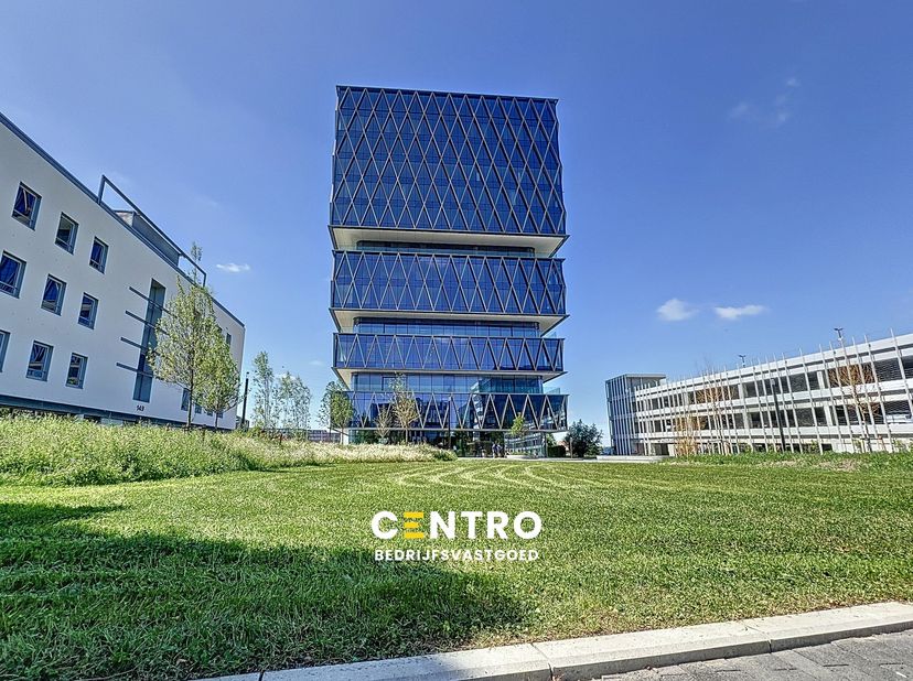 Westwing Tower werd ontworpen door het toonaangevende architectenbureau B2Ai en is BREAAM-excellent gecertificeerd !<br />
<br />
INDELING:<br />
Geli