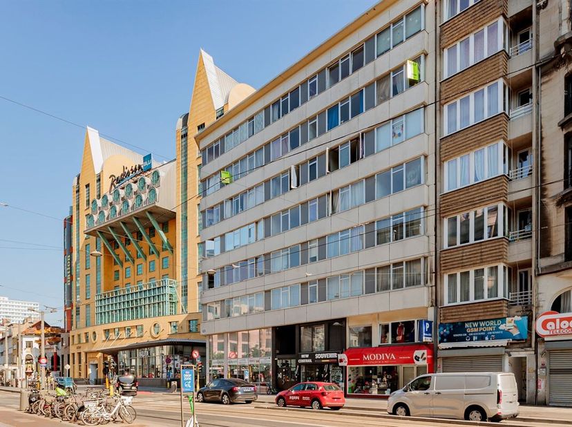 Cet appartement clé en main de deux chambres est situé dans un endroit privilégié d'Anvers, à proximité de la gare centrale d'Anvers et du zoo d'Anver