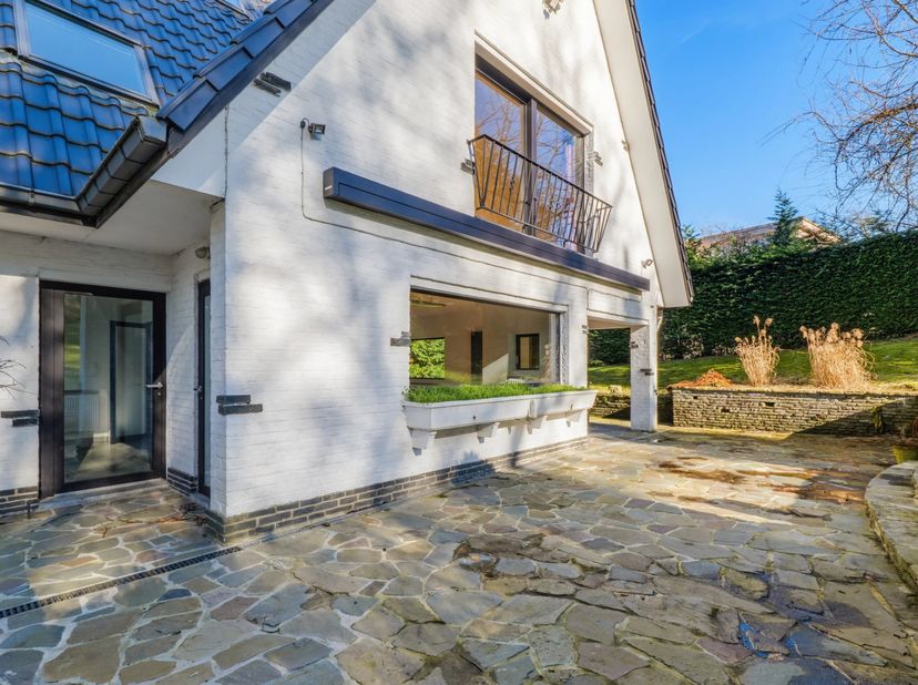 Dans le prestigieux quartier du Prince d'Orange, magnifique villa 4 façades dune superficie totale de ± 300 m² bruts avec jardin orienté sud sur un te
