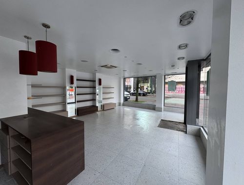                                         Bien commercial à louer à Oostende, € 1.300
