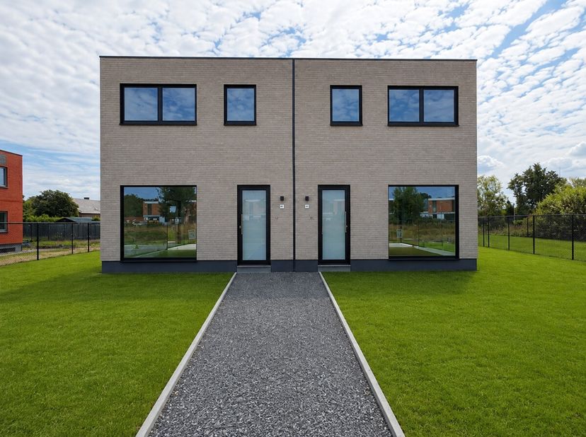 Instapklare nieuwbouw passiefwoning met 3 (mogelijk 4) slaapkamers en tuin in Godsheide (Hasselt).Voor meer informatie, ga naar: https://www.era.be/nl