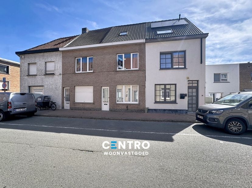 Leuke starterswoning met 3 à 4 slaapkamers én leuk terrasje en in het hartje van Blankenberge.<br />
<br />
In een aangename straat, op wandelafstand
