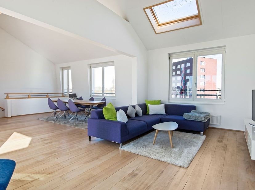 Bel appartement duplex de 3 chambres à coucher avec terrasse ensoleillée et entrée séparée.<br />
<br />
<br />
Situation : Anvers Luchtbal (2030).