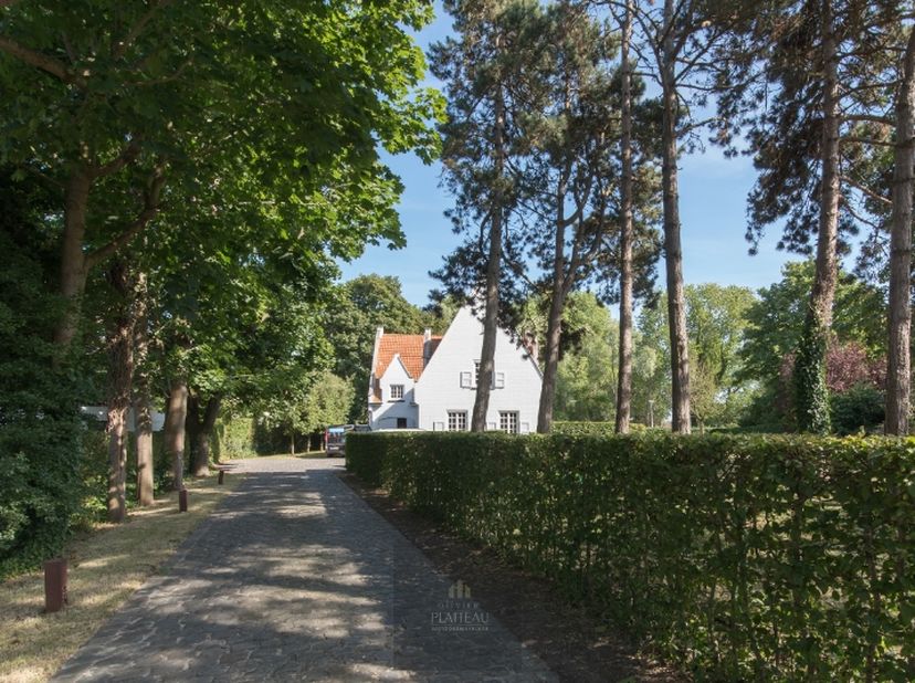 Dans le quartier convoité et exclusif de Simli à Nieuwpoort-Bad se trouve cette villa spéciale qui, avec son emplacement exceptionnel et son généreux