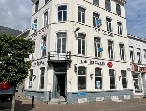                                         Bien commercial à vendre à Zottegem, € 399.000
