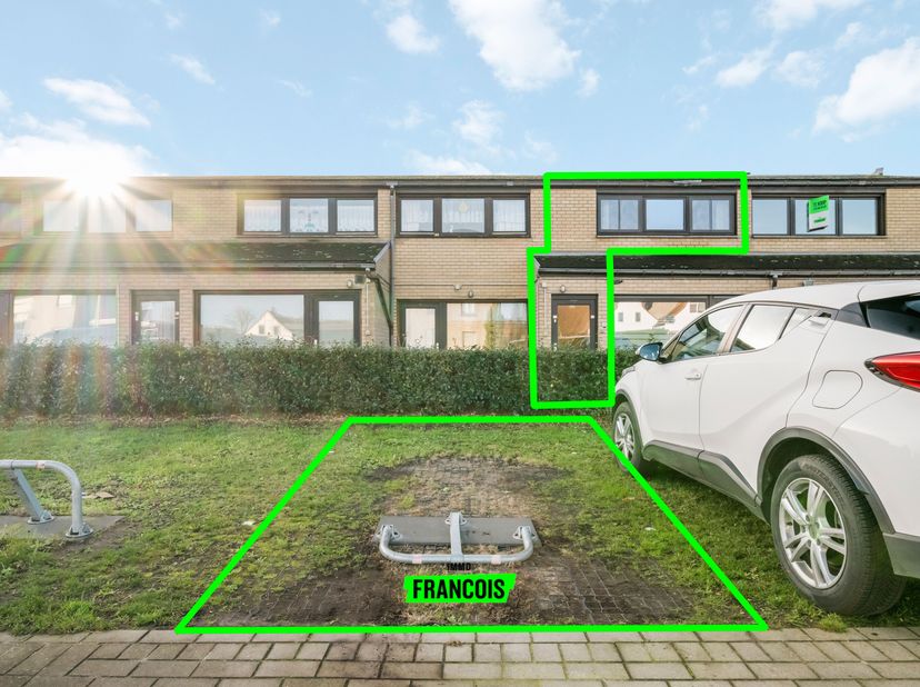 Dit gezellig appartement is gelegen in een rustige buurt te Bredene. Op wandelafstand heeft u alle faciliteiten alsook de duinen en de zee. Tevens hee