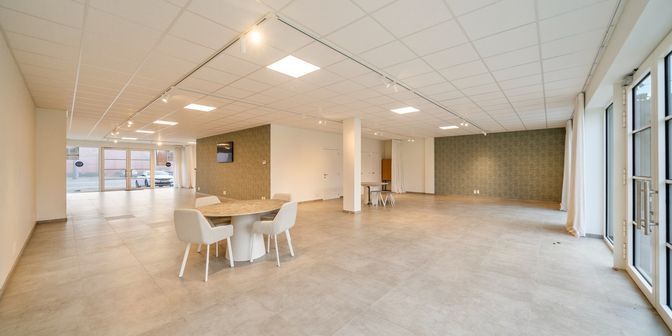 Bien professionnel à louer à Gistelsteenweg 385 - B, 8490 Jabbeke