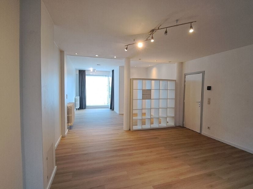 Appartement te huur in Blankenbergse Steenweg 19 bus 0001,
                    8000 Sint-Pieters