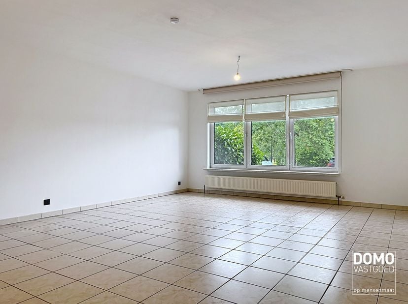 Heeft u interesse? Plan uw bezoek rechtstreeks via onze website www.domovastgoed.be.<br />
<br />
Ontdek dit lichtrijk appartement dichtbij het centru