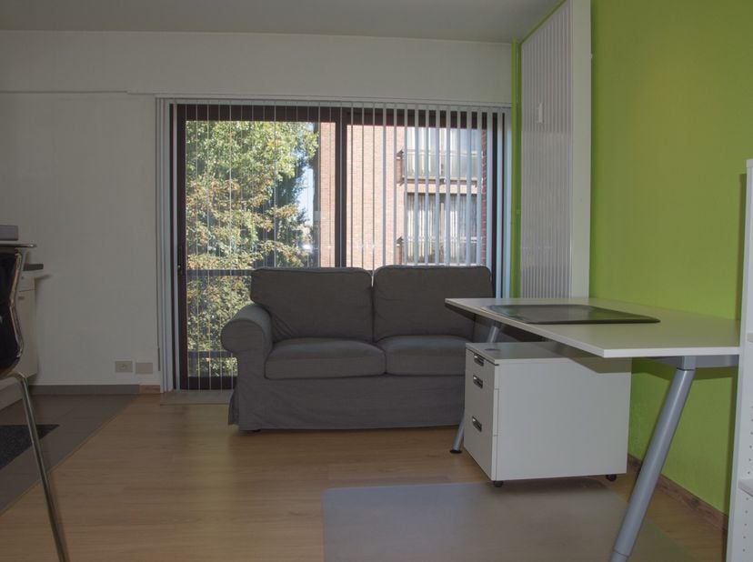 Op zoek naar een studentenstudio, een comfortabele woonst of een interessante investering in Leuven?<br />
Deze verzorgde studio van 32 m² biedt een s