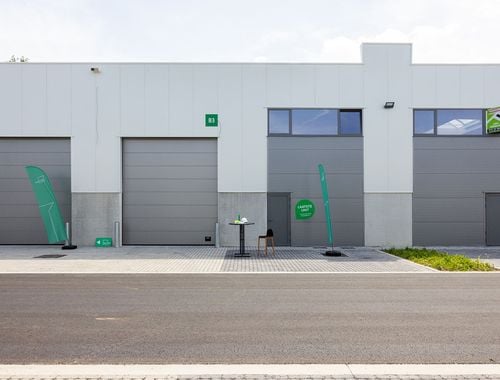                                         Bâtiment commercial à vendre à Kortessem, € 217.740
