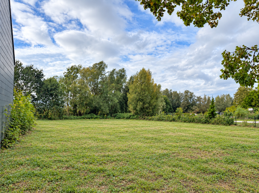 Terrain à vendre à ,
                    7120 Peissant