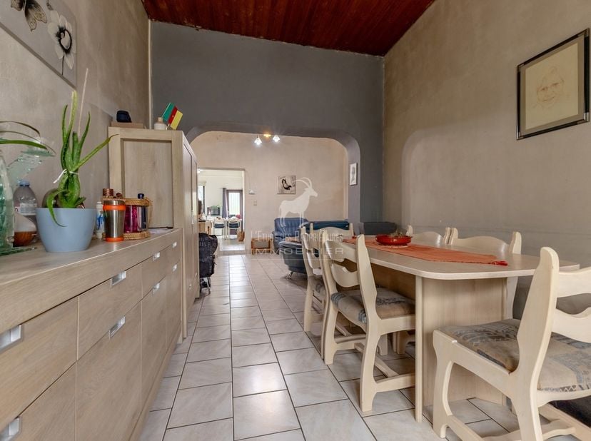 Referentie van het agentschap: V7170-423<br />
*** VIRTUELE RONDLEIDING: https://immo360.immo-facile.com/vtour/fr/jyqxst ***<br />
Huis te koop gelege