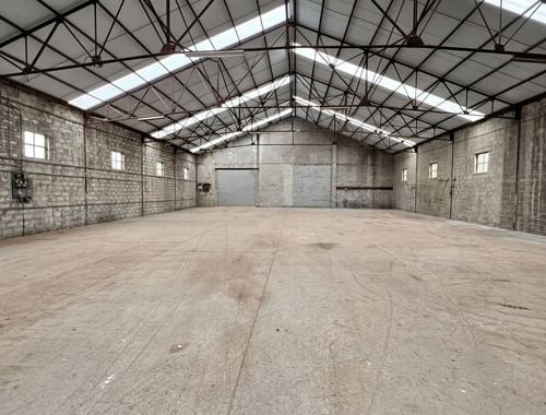                                         Magazijn zonder bureel te huur in Deftinge, € 1.500

