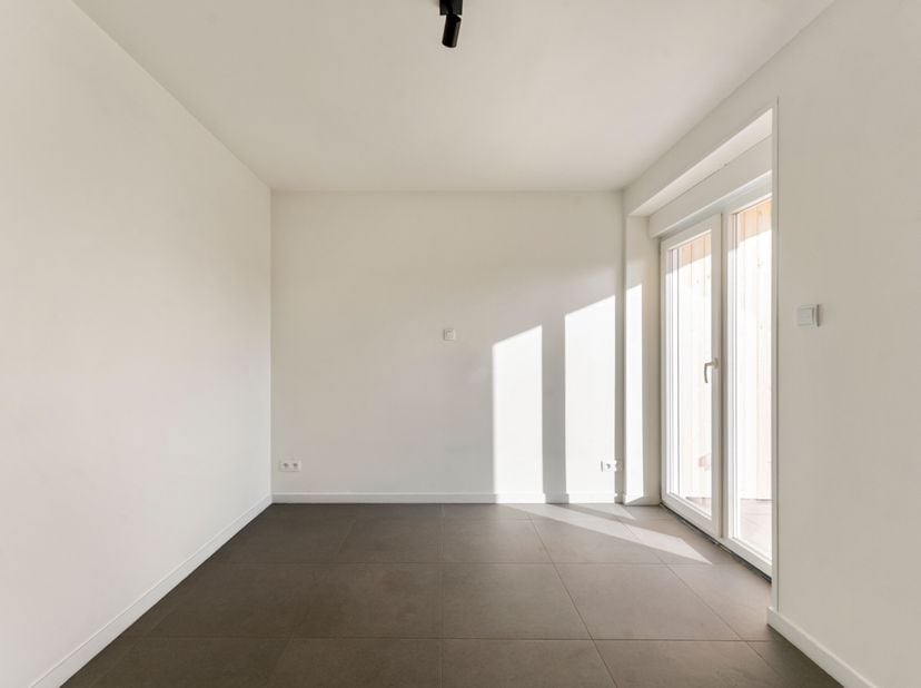 Aangename instapklare woning met tuin en 3 slaapkamers<br />
Deze gezellige woning combineert praktische ruimtes met een fijne tuin en ligt in een rus