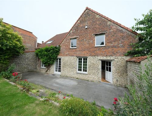                                         Maison à louer à Wezembeek-Oppem, € 2.300
