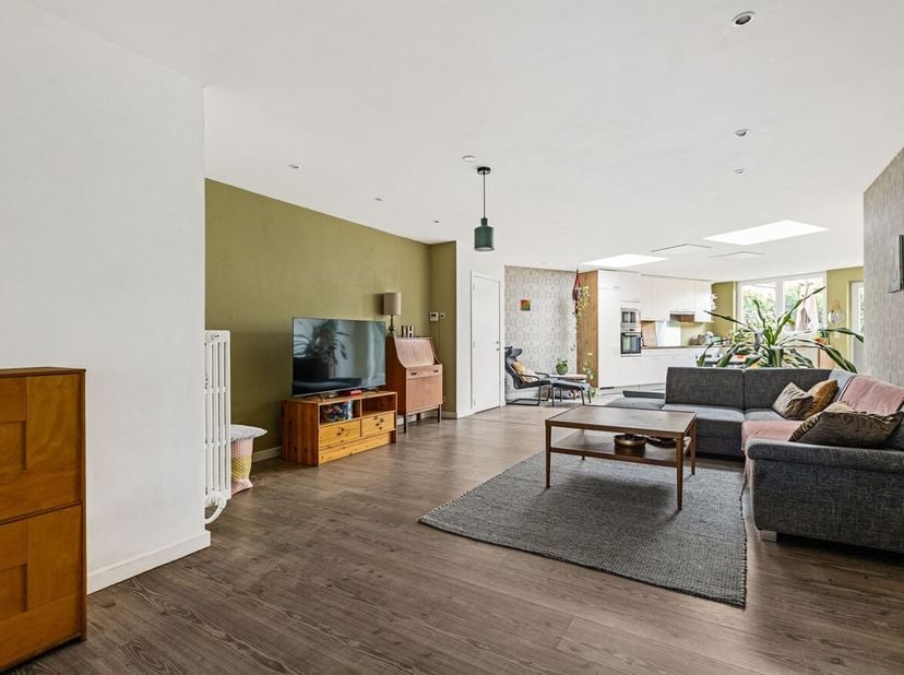 * In Optie * Charmante, instapklare woning met zonnige stadstuin in het centrum van Mol!<br />
Achter de karaktervolle gevel van deze verrassend ruime