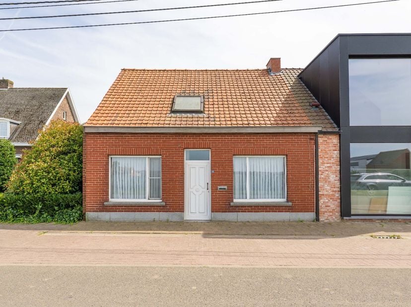 Bent u op zoek naar de ideale locatie om uw droomwoning te realiseren? Dan is deze woning in Tielt (Meulebeke) precies wat u zoekt.<br />
Op dit perce