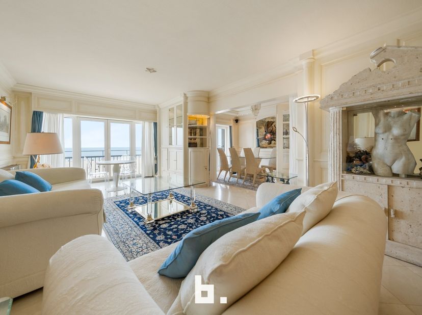 Oostende – Albert I-Promenade | Residentie Splendid | 125 m² | Frontaal zeezicht<br />
Op een van de meest gegeerde locaties van Oostende, rechtstreek