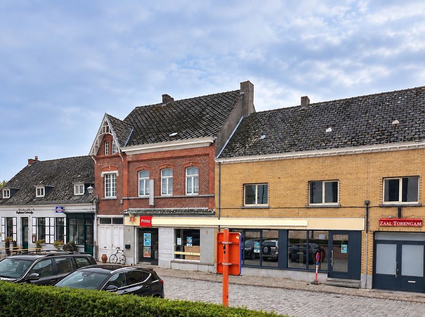 Bedrijfsvastgoed te huur in Aaigemdorp 92,
                    9420 Aaigem