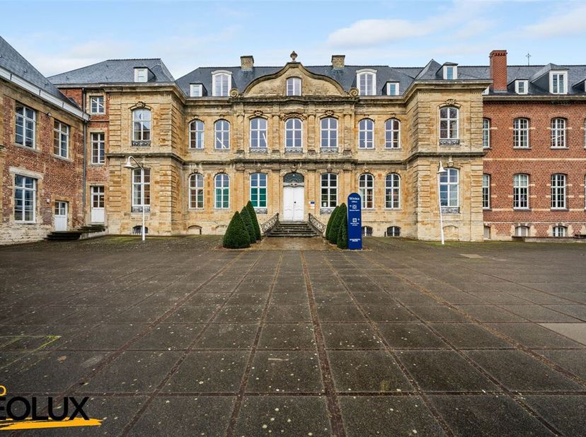 Bien professionnel à louer
                    à 1702 Groot-Bijgaarden