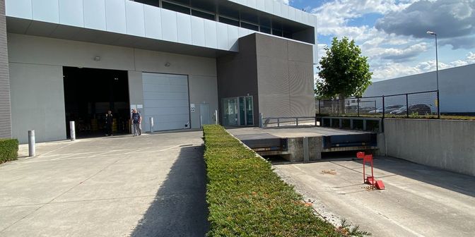 Bedrijfsvastgoed te huur in Europalaan 73, 9800 Deinze