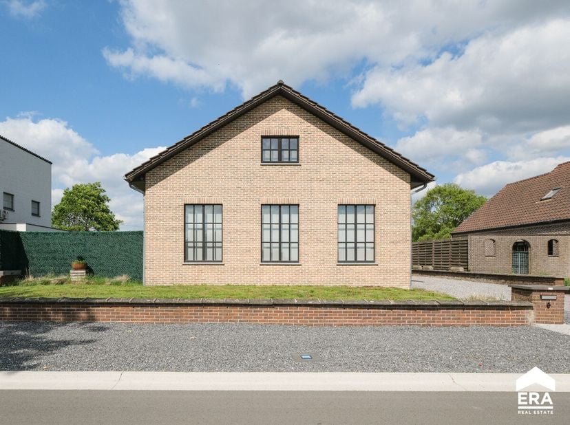Exclusieve, energiezuinige villa met panoramisch uitzicht in Diepenbeek.Op een uitzonderlijk rustige en landelijke locatie te Diepenbeek bevindt zich