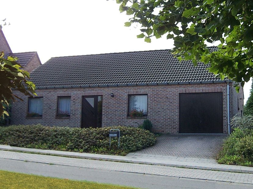 Deze zéér energiezuinige nieuwbouwwoning met energiepeil cat A+ kan voor u gebouwd worden volgens de meest energiezuinige norm dankzij warmtepomp (luc