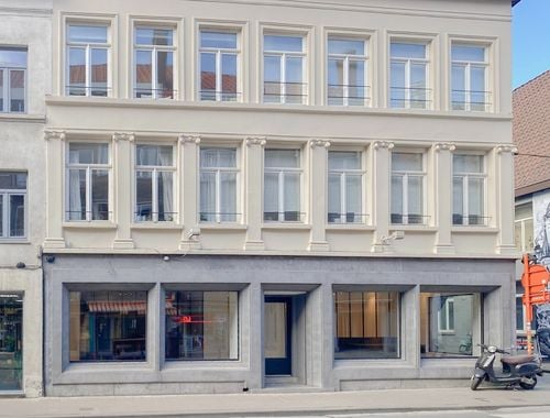                                         Espace de bureaux à louer à Gent, € 2.500
