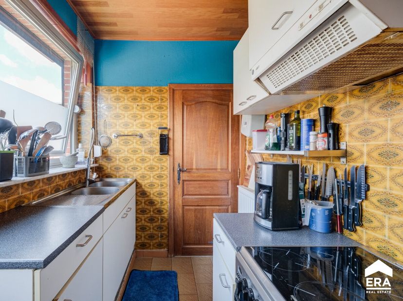 Te koop: open bebouwing in Houthalen-Helchteren met 6 slaapkamers en vergund tot kangeroewoning. Op dit moment verhuurd voor euro1.150/maand.De woning