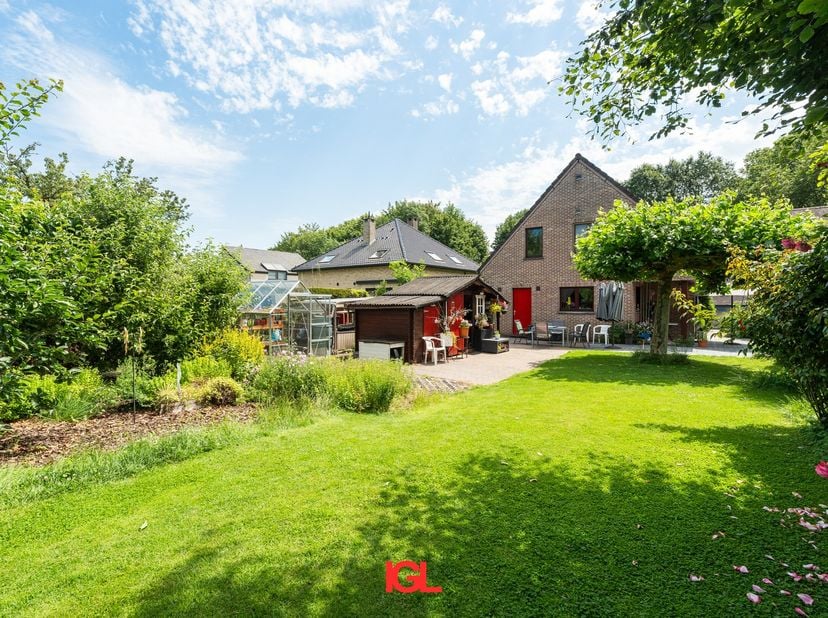 Huis te koop in Kastanjedreef 25,
                    1600 Sint-Pieters-Leeuw